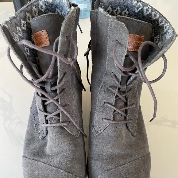 Toms | Shoes | Like New Toms Boots | Poshmark display picture 2
